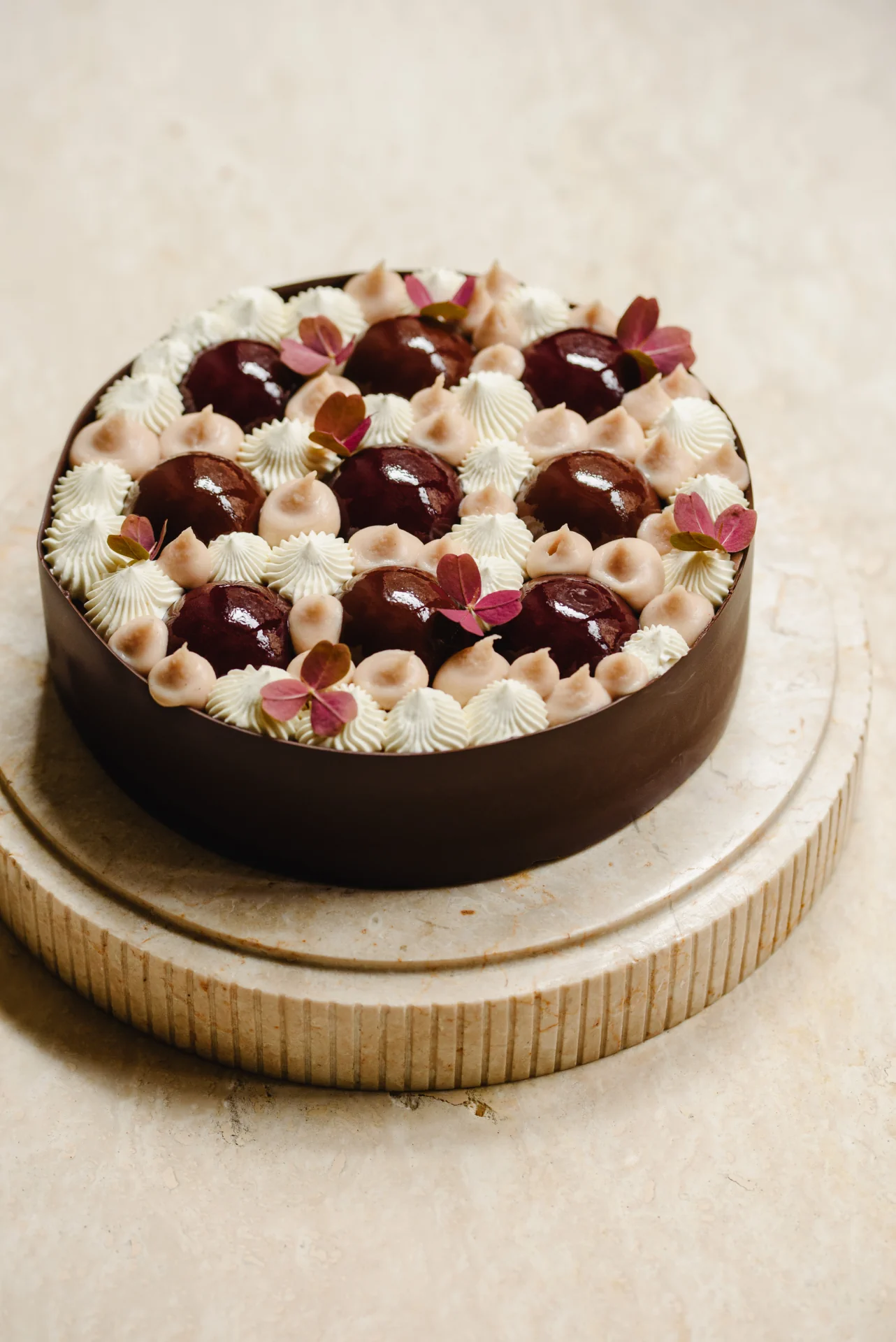 ÉTCSOKOLÁDÉ, FEKETE CSERESZNYE, GESZTENYE TORTA - Kép 2
