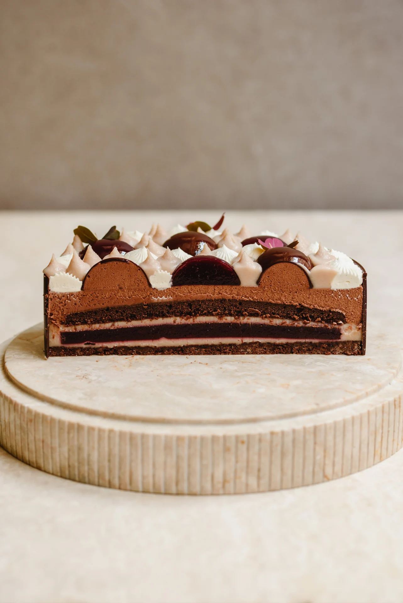 ÉTCSOKOLÁDÉ, FEKETE CSERESZNYE, GESZTENYE TORTA - Kép 5